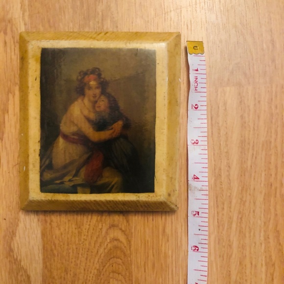 ๐ SALE 4/$20 Vintage woman & child wood plaque - Picture 4 of 5